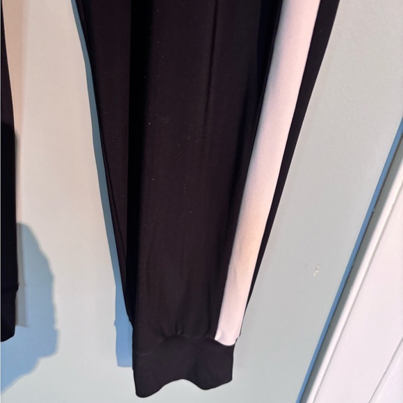 Joseph Ribkoff athletic pant - Picture 3 of 5